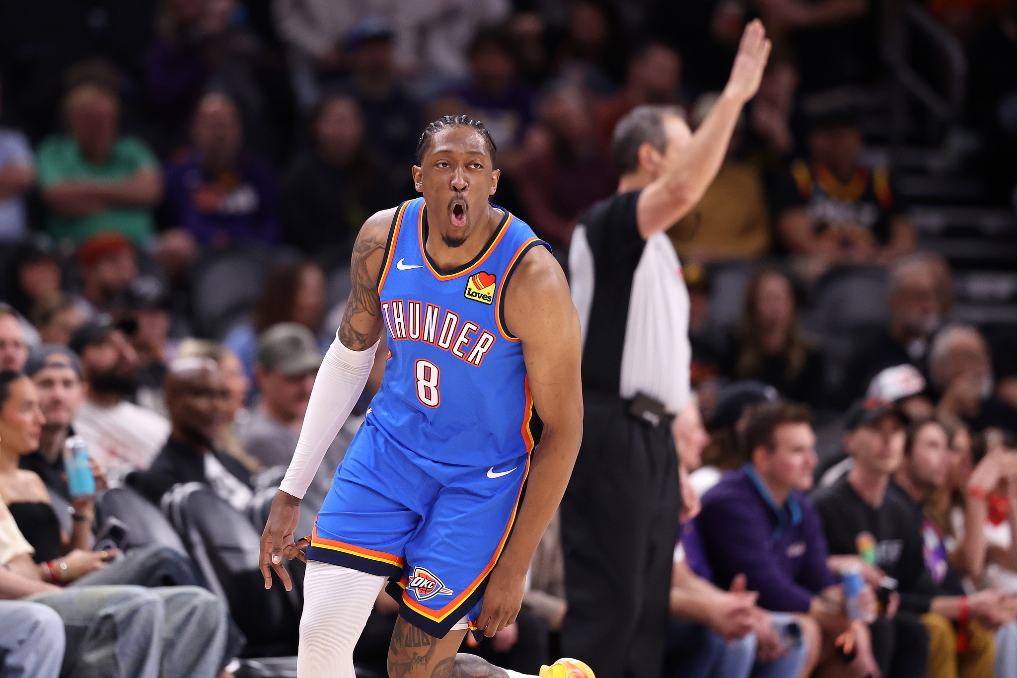 开云-杰威28+5霍姆格伦13分 雷霆轻取太阳取两连胜