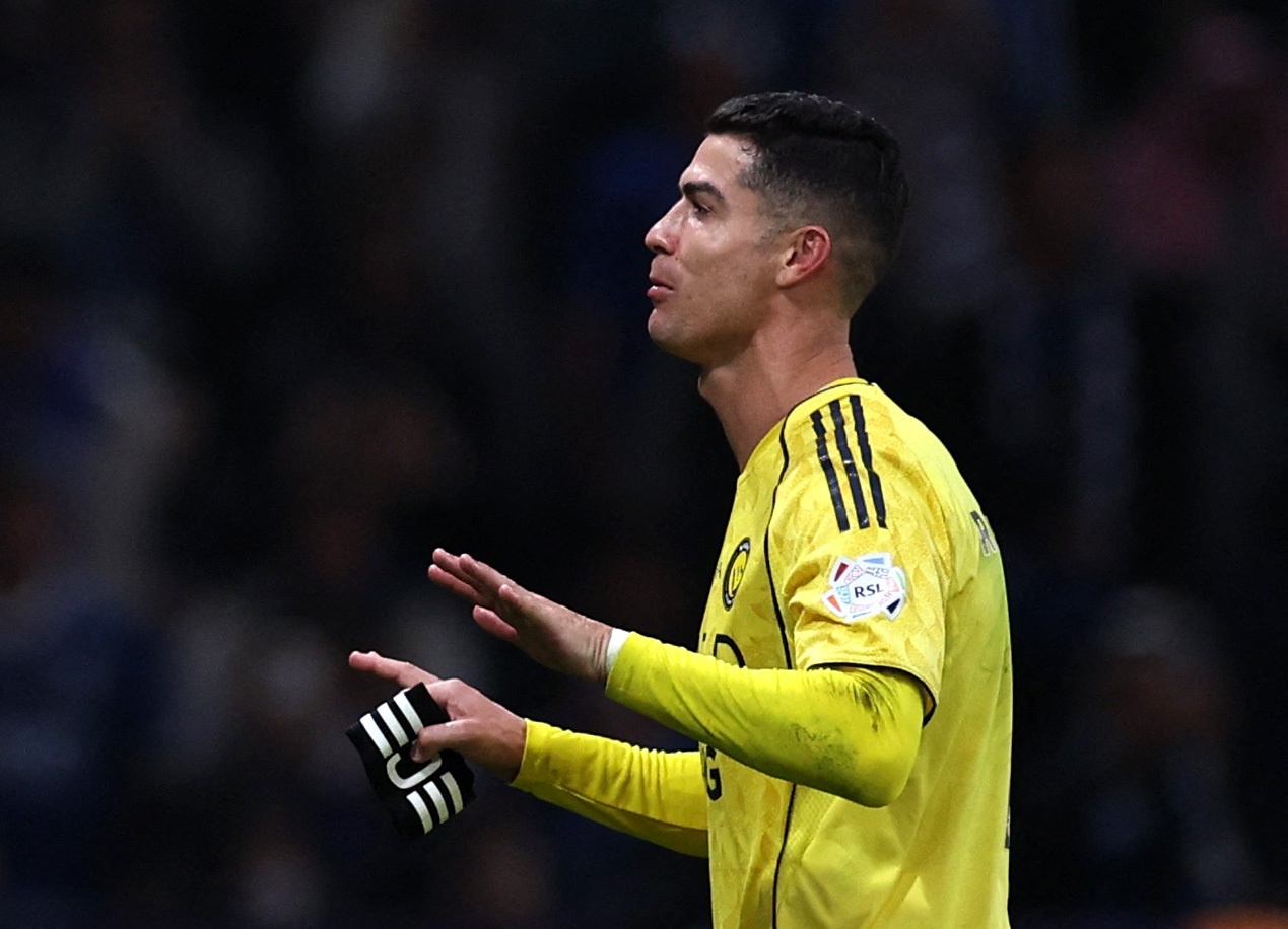 开云体育下载-早报：曼城2-2遭热刺连扳2球；维拉0-1小蜜蜂；曼联3-2绝杀富勒姆