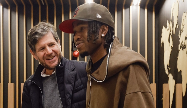 开云体育下载-早报：曼城2-2遭热刺连扳2球；维拉0-1小蜜蜂；曼联3-2绝杀富勒姆